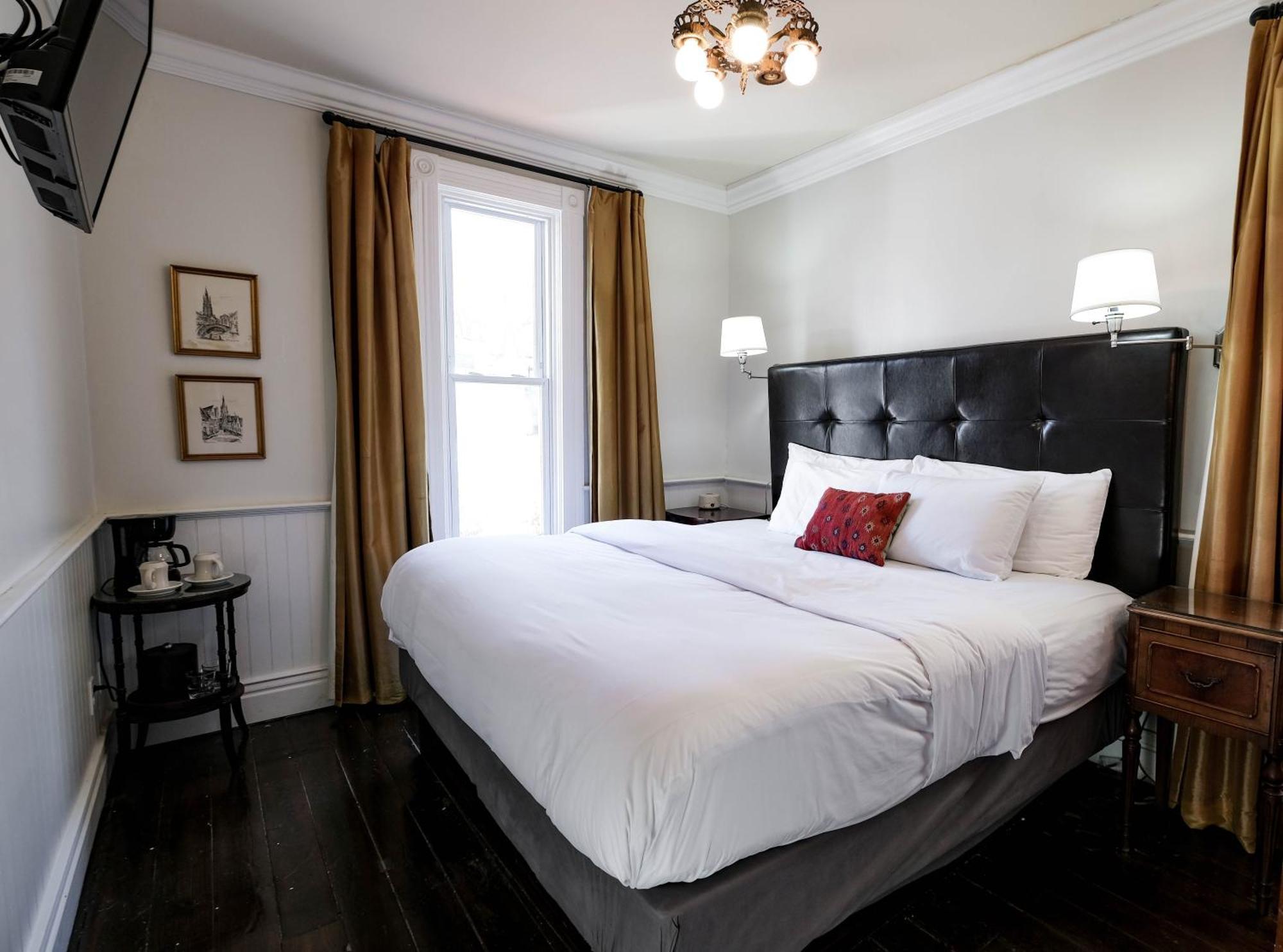 Dickson Street Inn Фейетвилл Экстерьер фото