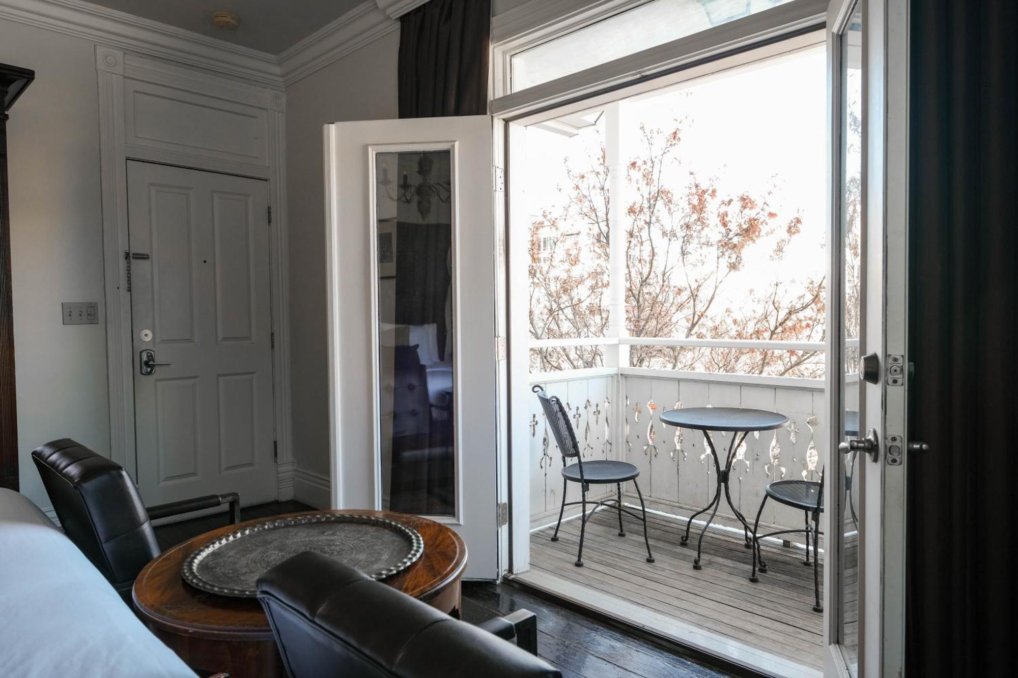 Dickson Street Inn Фейетвилл Экстерьер фото