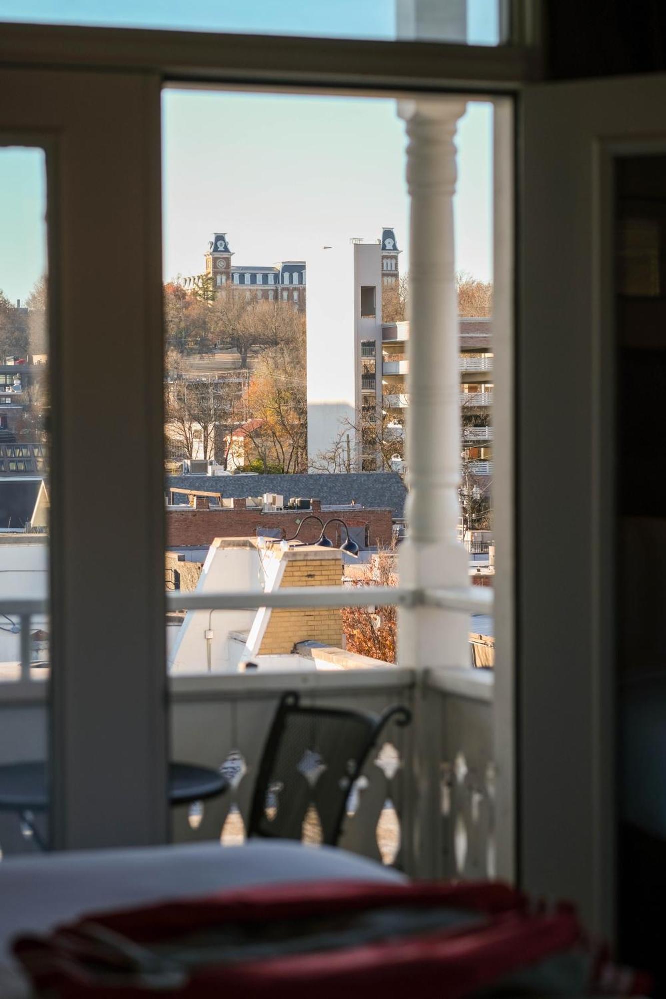 Dickson Street Inn Фейетвилл Экстерьер фото