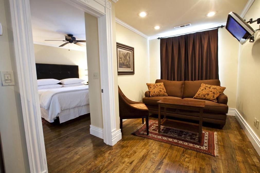 Dickson Street Inn Фейетвилл Экстерьер фото