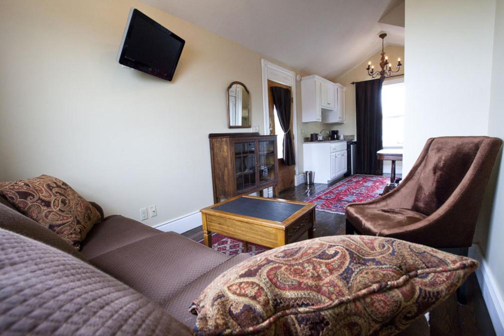 Dickson Street Inn Фейетвилл Экстерьер фото