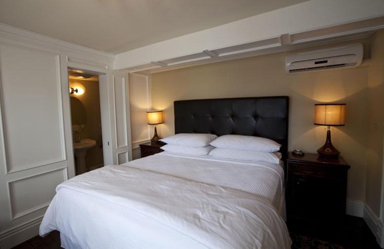Dickson Street Inn Фейетвилл Экстерьер фото