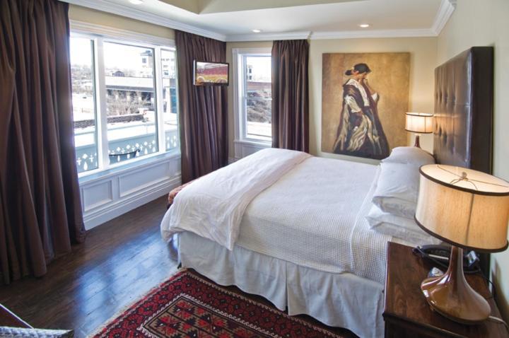 Dickson Street Inn Фейетвилл Экстерьер фото