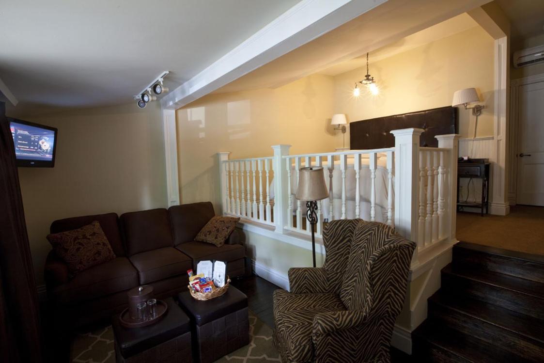 Dickson Street Inn Фейетвилл Экстерьер фото